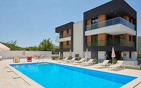 Georgiy Lux Apartments